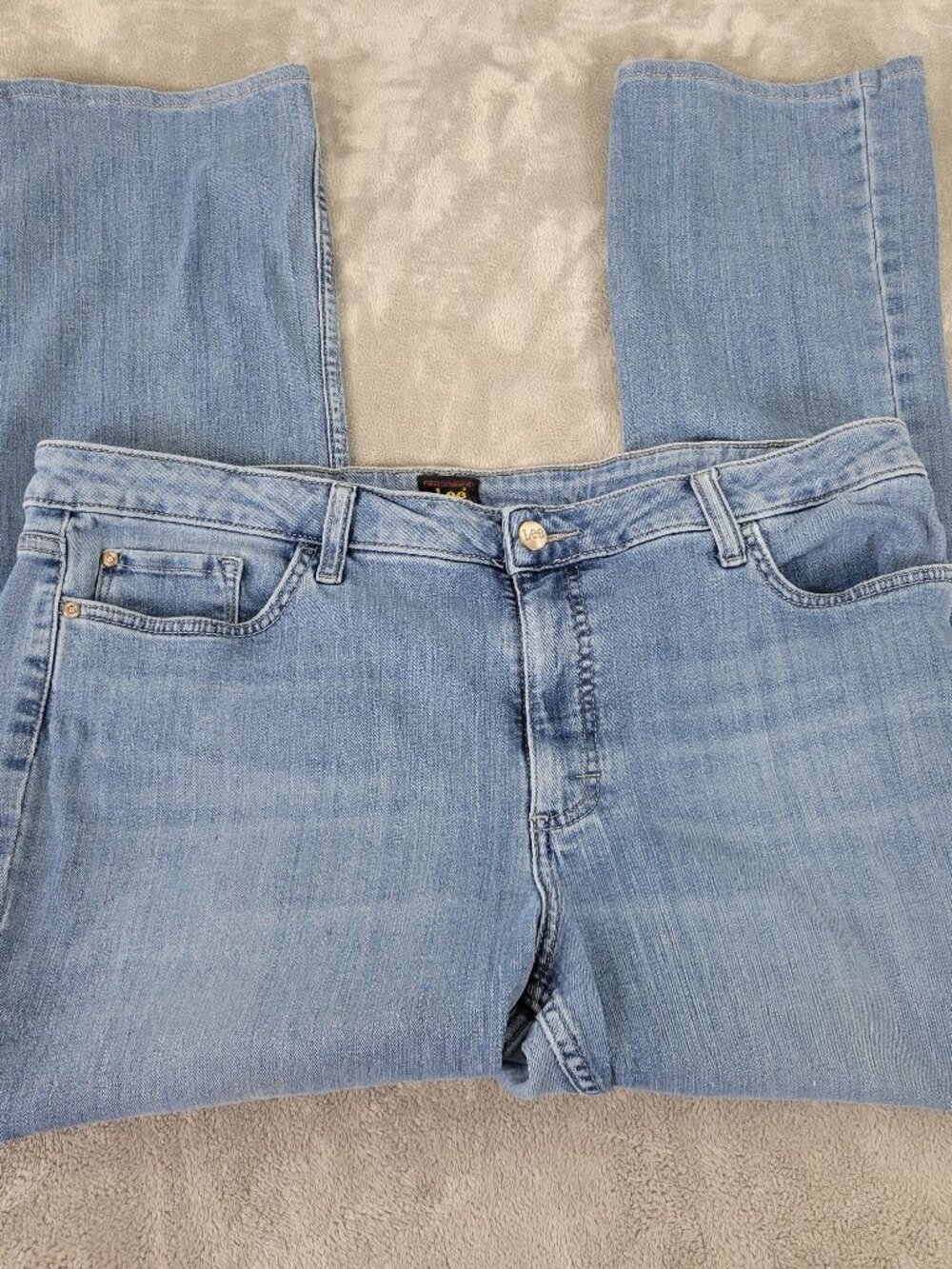Lee Women's 20L Medium Blue Jeans Straight Leg Elastic Waist Stretch SL101E